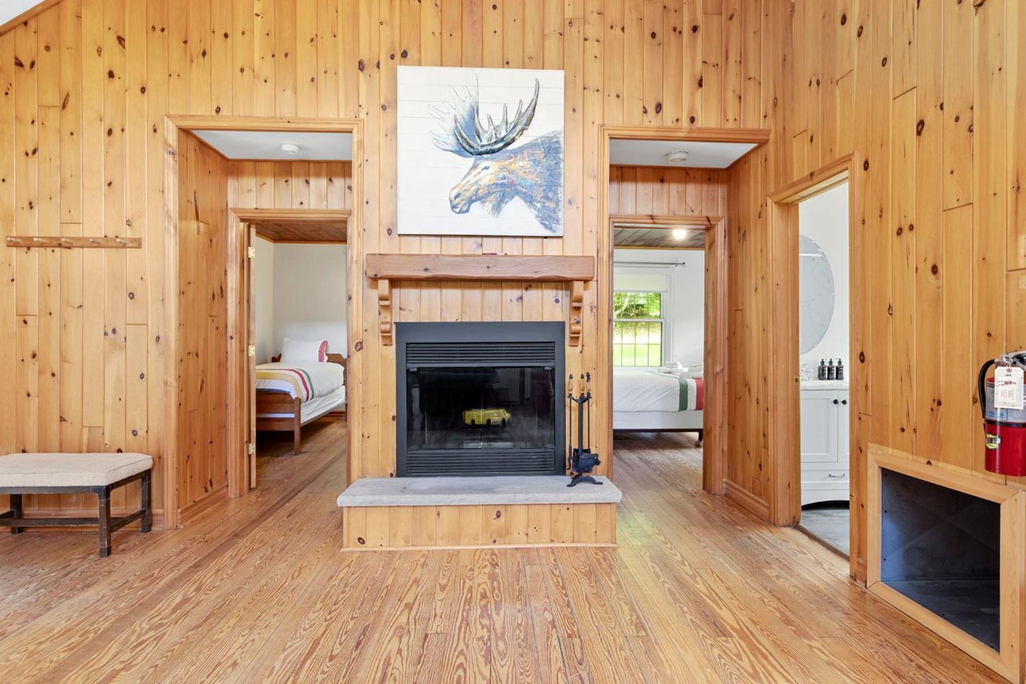 Port Cunnington Lodge Dwight Exterior photo