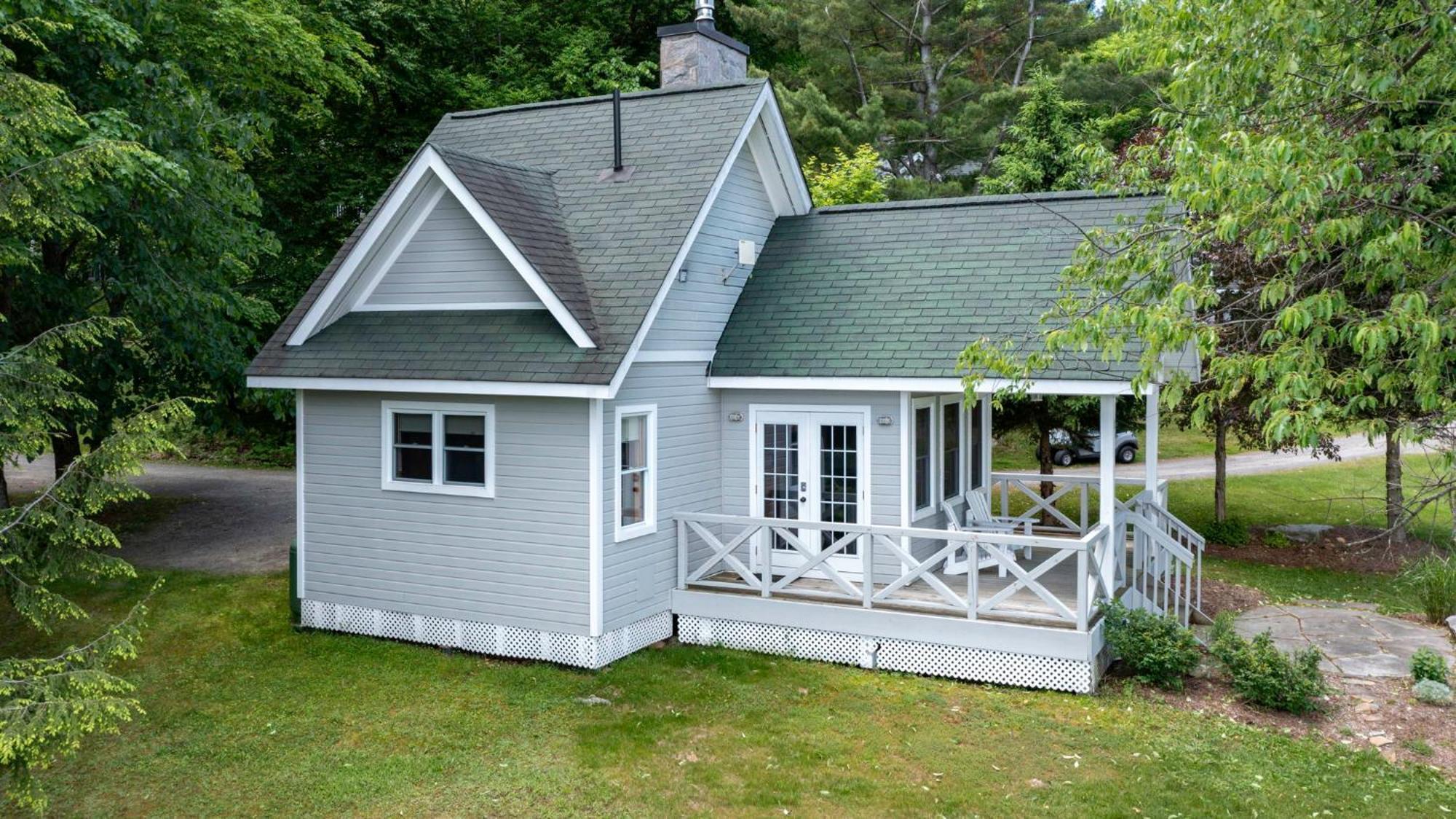 Port Cunnington Lodge Dwight Exterior photo